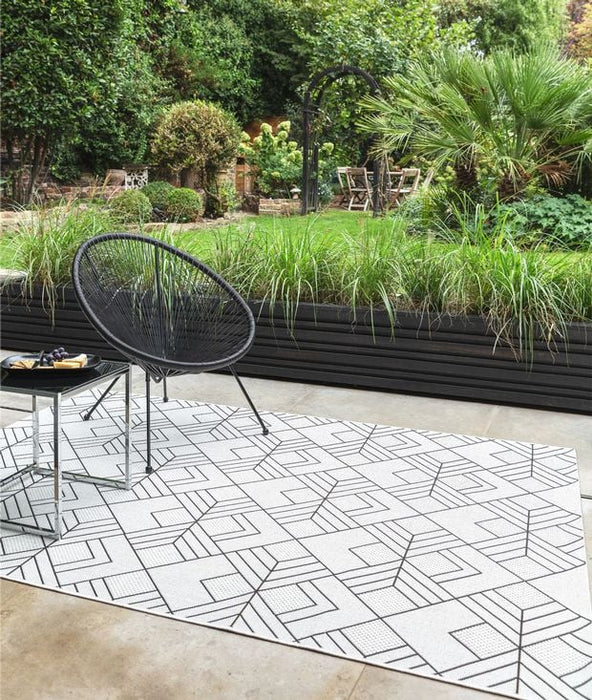 Rules for Outdoor Patio Rugs in the UK