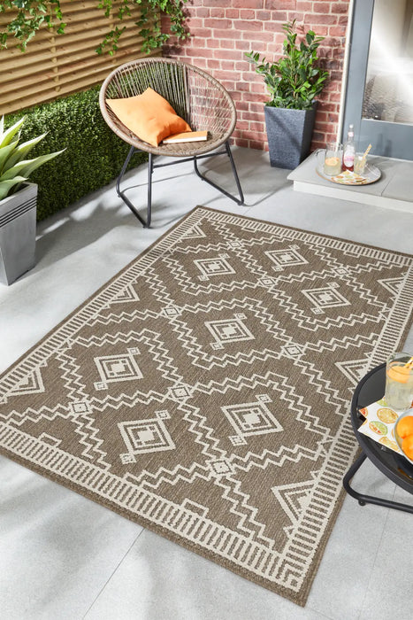 Atlas indoor / Outdoor Coffee Diamond