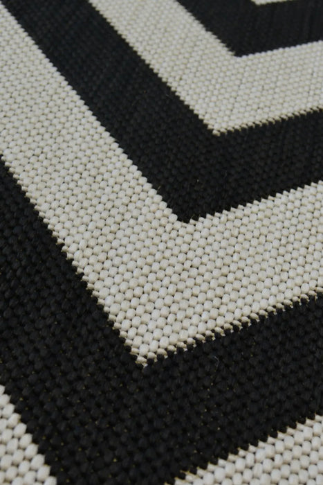 COUNTY CHEVRON BLACK