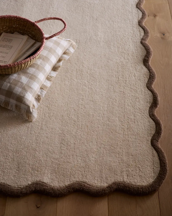 Scalloped Elsie Natural/Brown