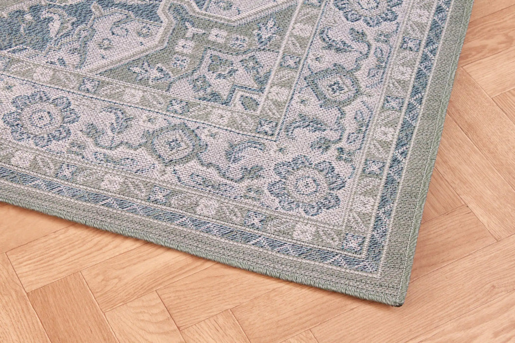  persian outdoor green    Rug.