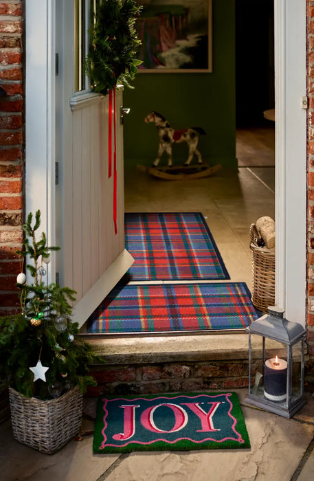 Patterned Hug Rug Tartan 1