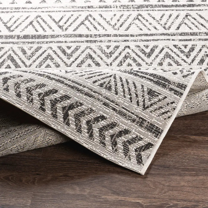 TITI In- & Outdoor Geometric Black Rug