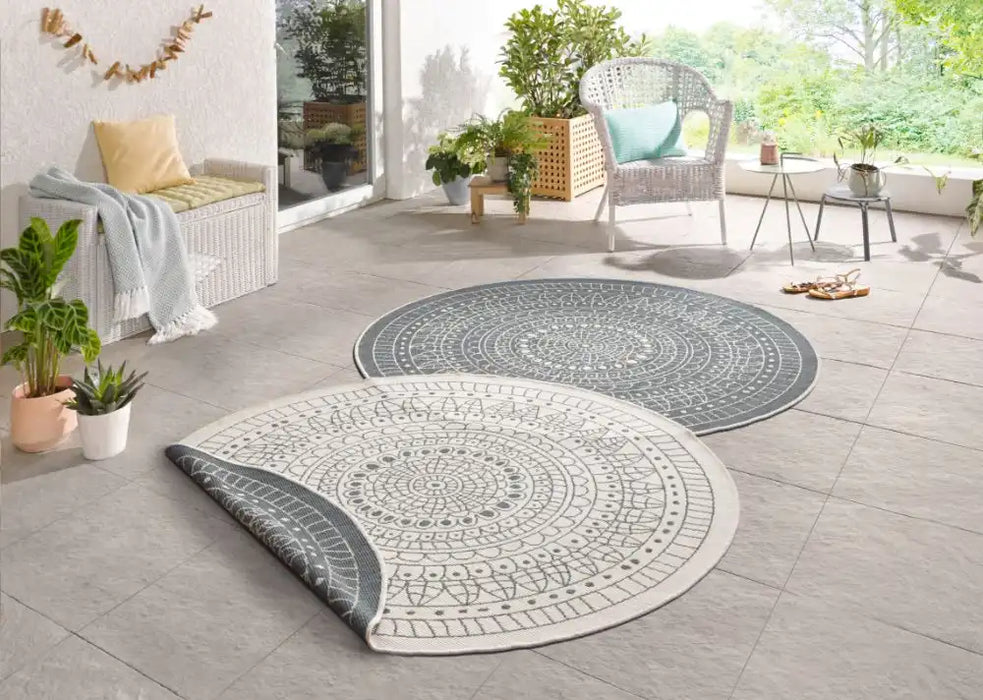 NorthRugs twin reversible circles indoor outdoor 103143 grey cream Grey, Cream Living Room  Rug.