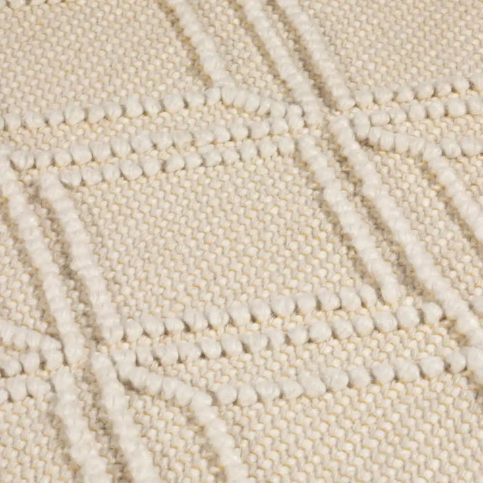 Esselle blenheim outdoor cream Ivory, Cream Living Room Washable Rug.